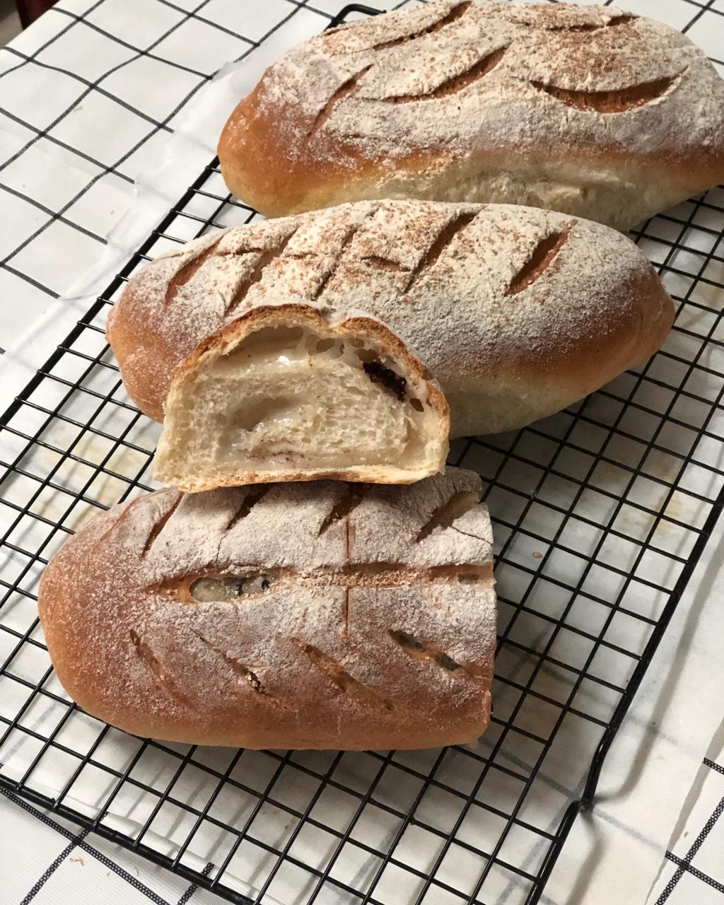 红豆/肉松麻薯软欧面包+石榴茶【曼食慢语】