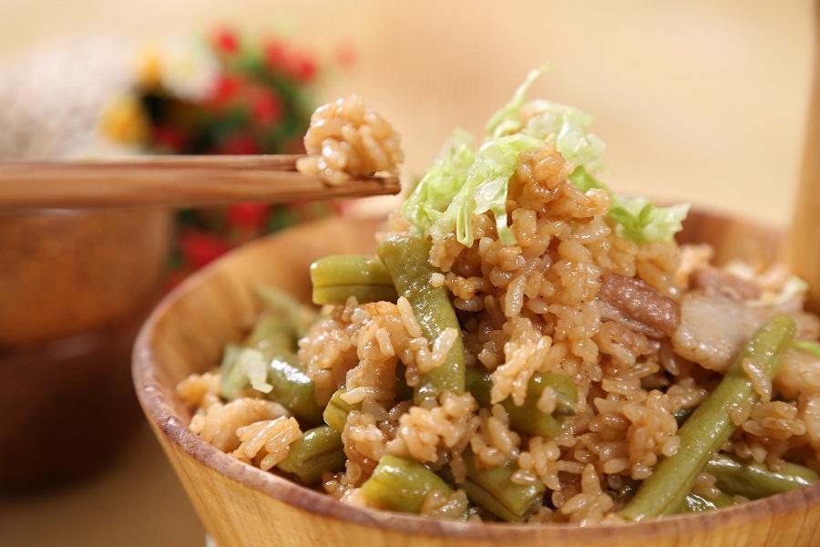 懒人版豆角焖饭—捷赛私房菜的做法
