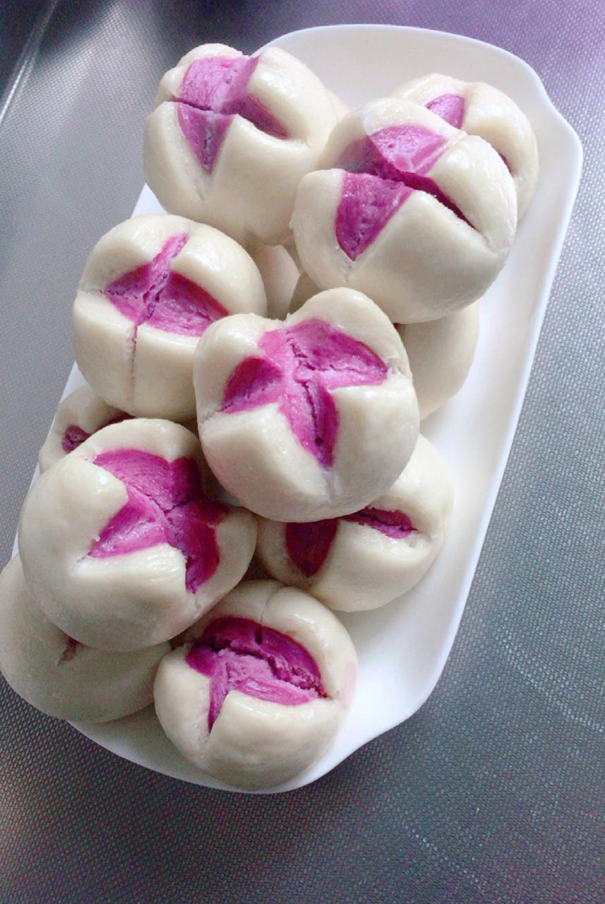 钦钦钰钰做的紫薯开花馒头