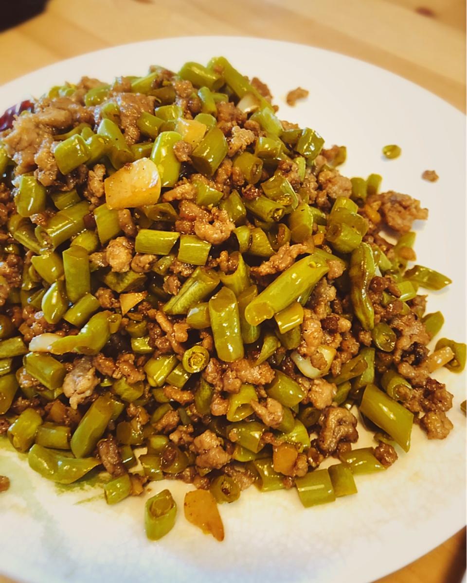 酸豆角炒肉沫