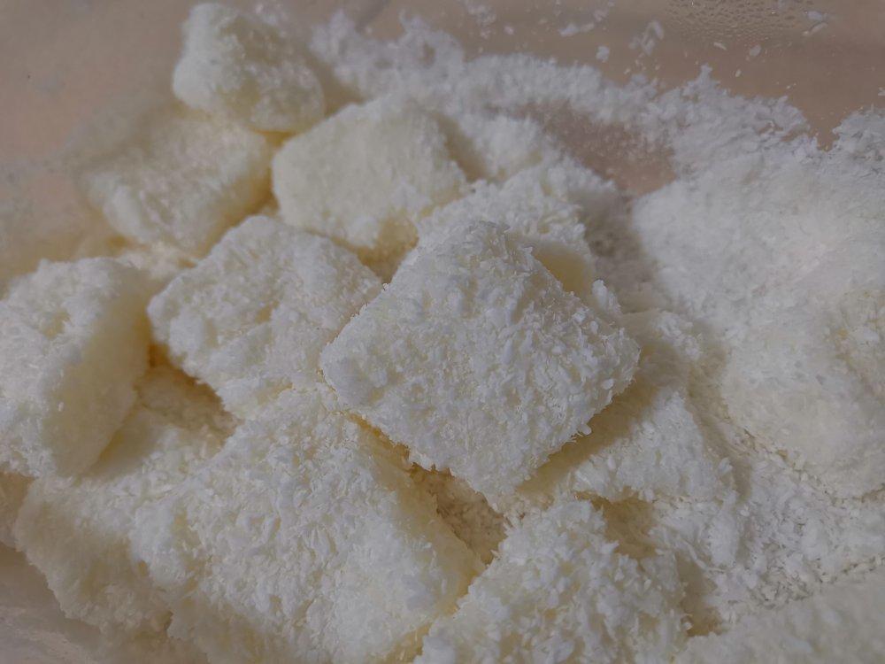 完胜85‘C的牛奶椰蓉小方