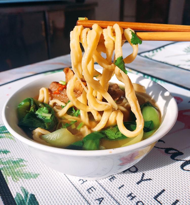 信之介sama与卤肉饭做的鸡蛋手擀面