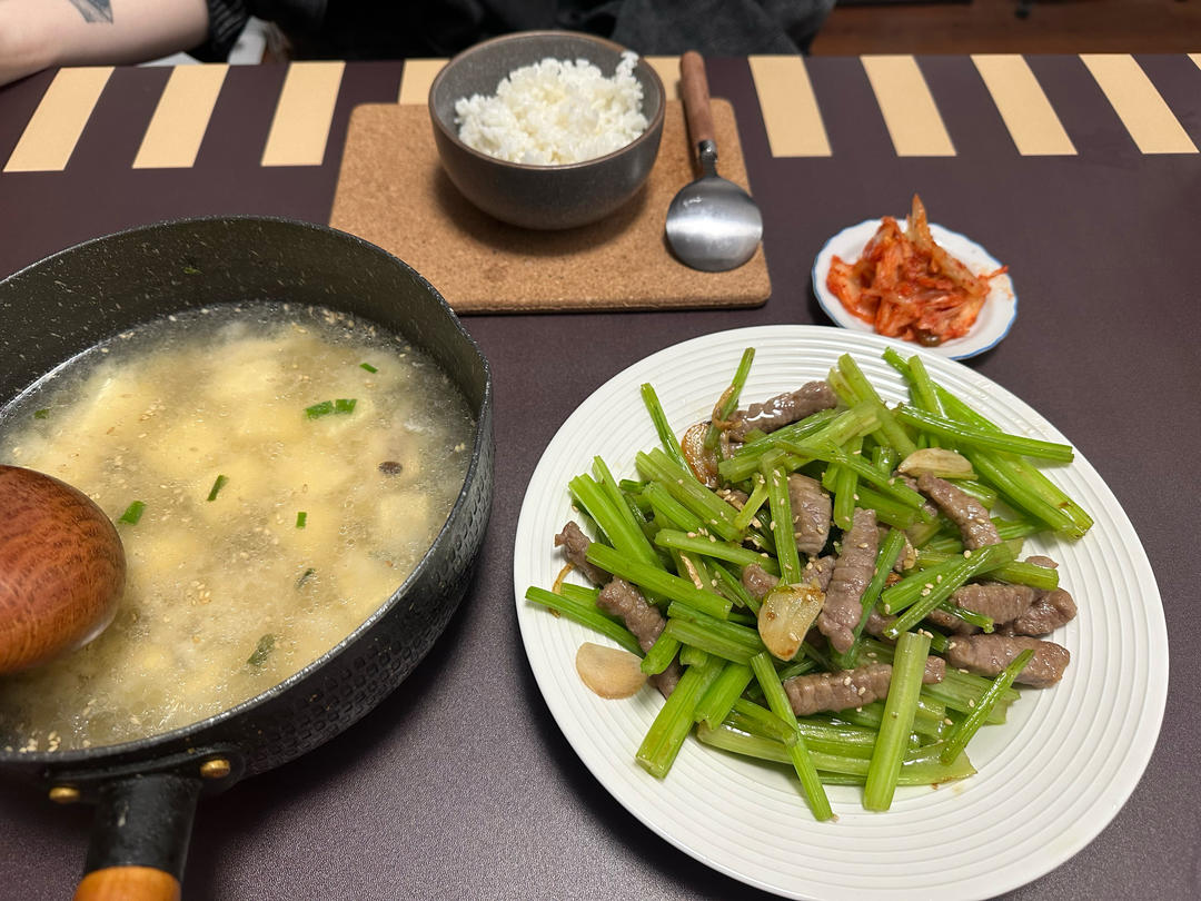 芹菜炒牛肉