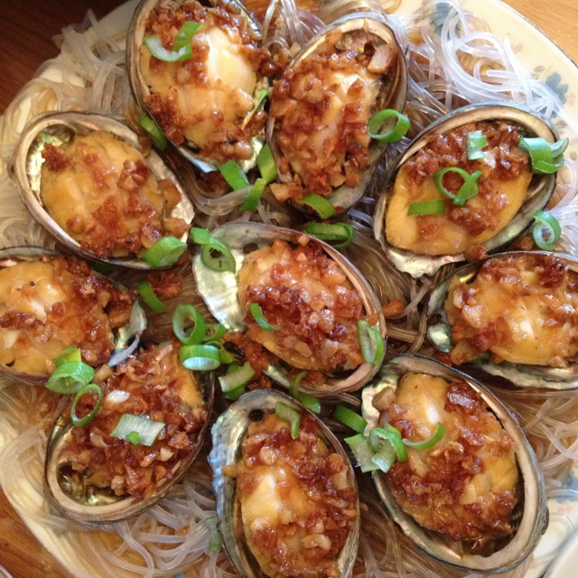 蒜蓉粉丝蒸鲍鱼