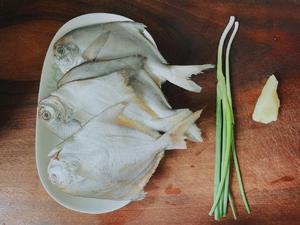 简单易做的红烧鲳鱼的做法 步骤1