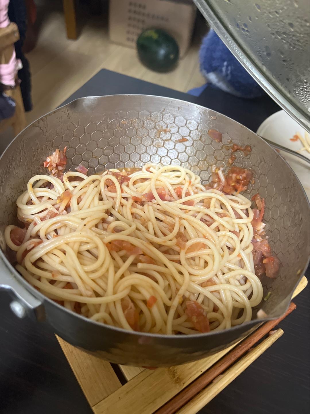 好吃到舔盘的肉酱意粉，超过瘾