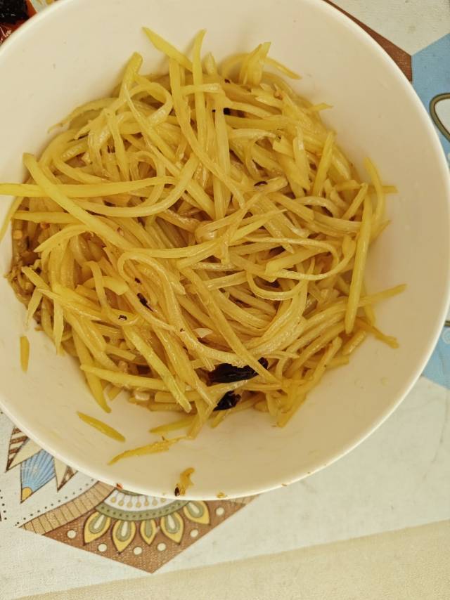 酸辣土豆丝的家常做法 超级下饭