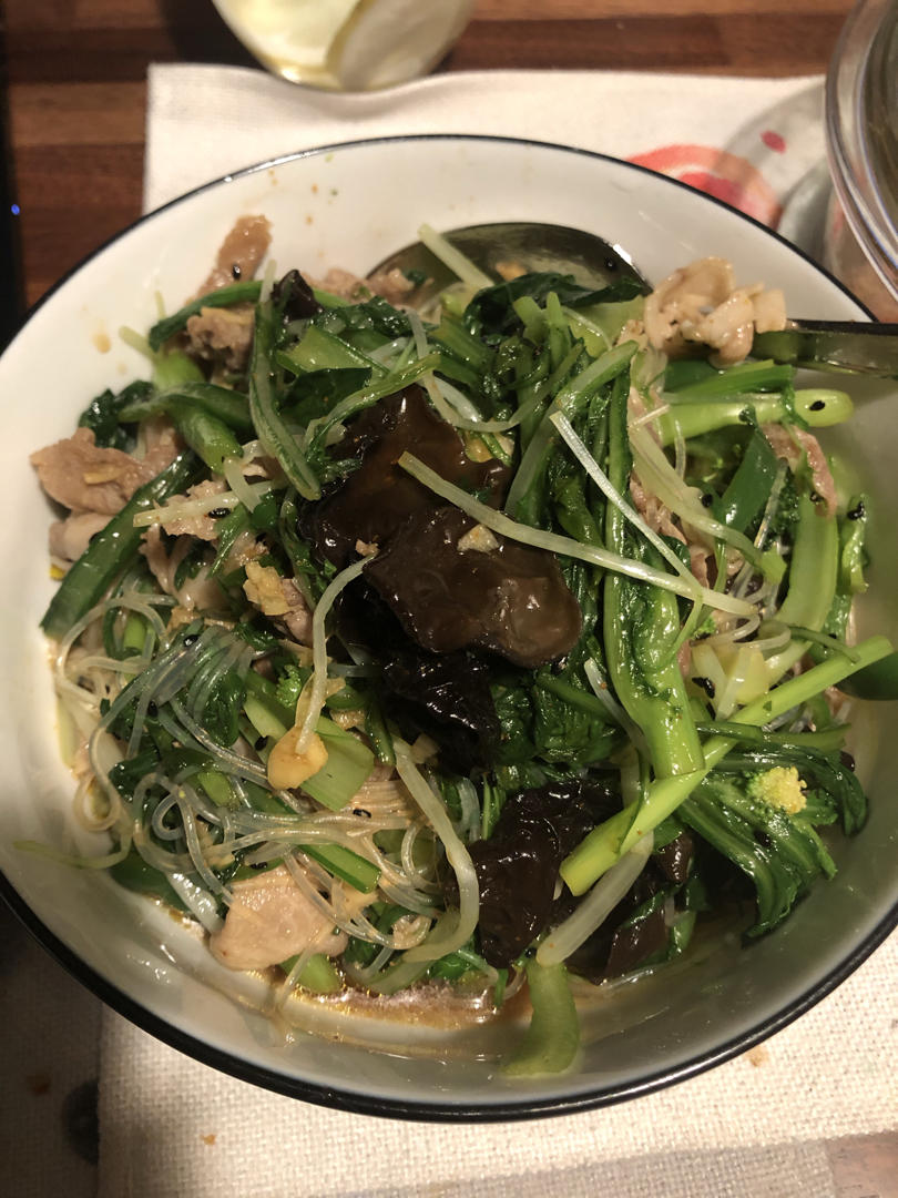 开胃爽口又营养的菠菜拌粉丝