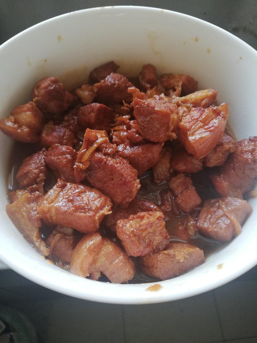 加了鹌鹑蛋后，这盘红烧肉，美味的逆天啦——鹌鹑蛋烧肉（孔瑶食谱）