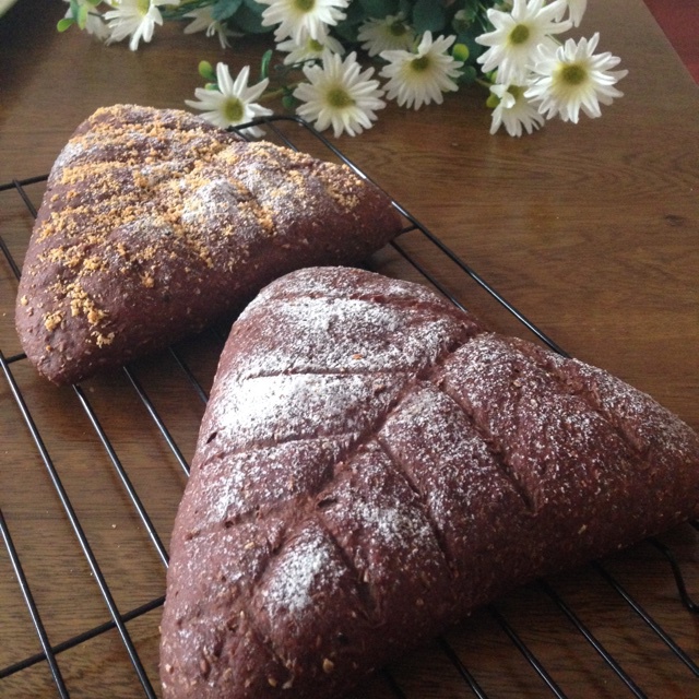 优雅蓝莓牛奶面包