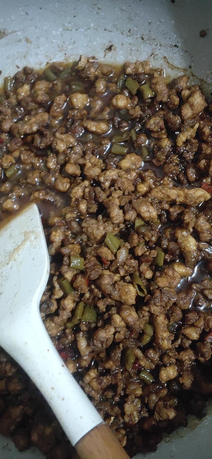好吃到哭的肉臊子面
