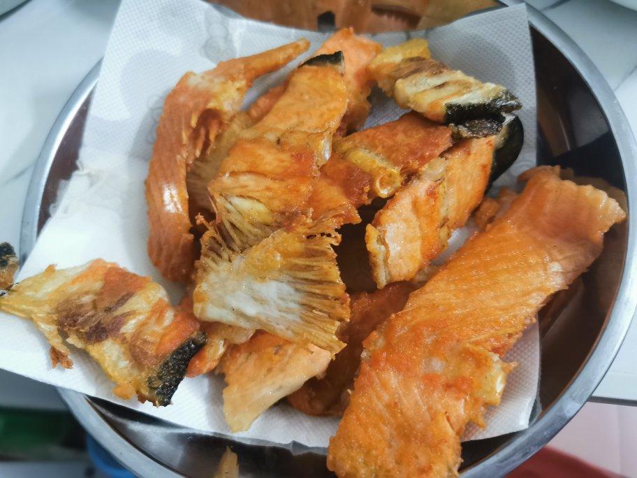 香煎三文鱼骨