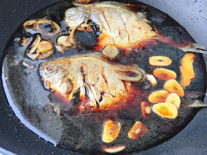 10分钟就出锅的红烧平鱼，鲜香味美一顿吃光!的做法 步骤8