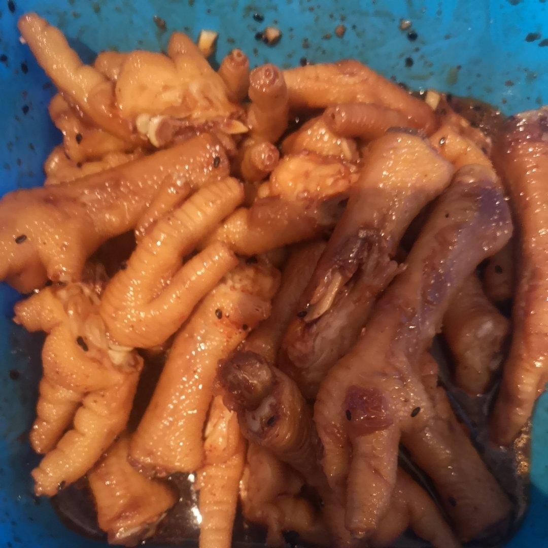 酸辣爽口、好吃到爆的蒜香鸡爪