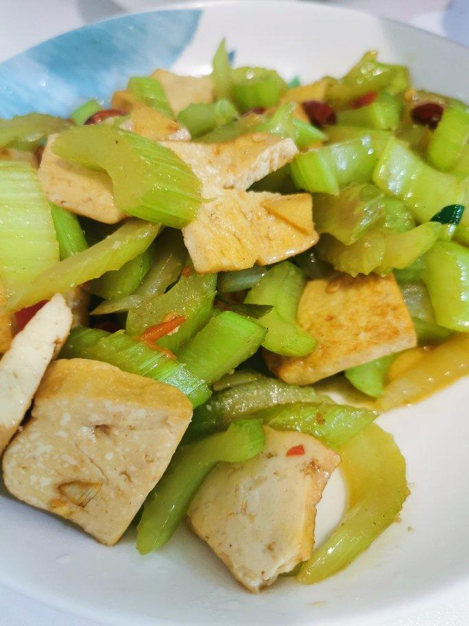 芹菜炒香干