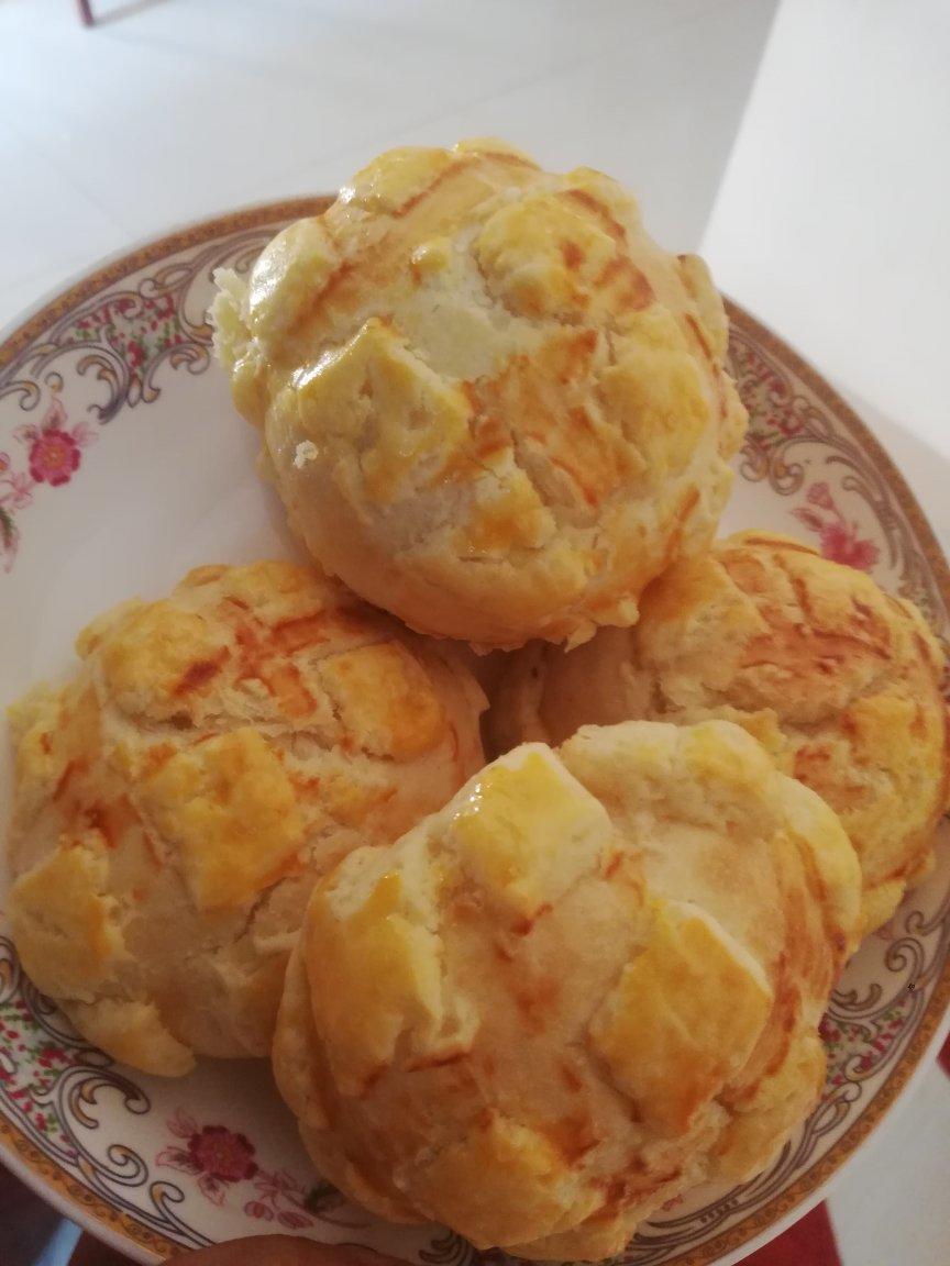 好吃到炸裂的港式菠萝包（附带制作酥皮的小视频）
