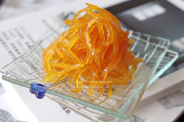 糖渍西柚皮－－橙皮，柚子，桔子一类都可以噢
