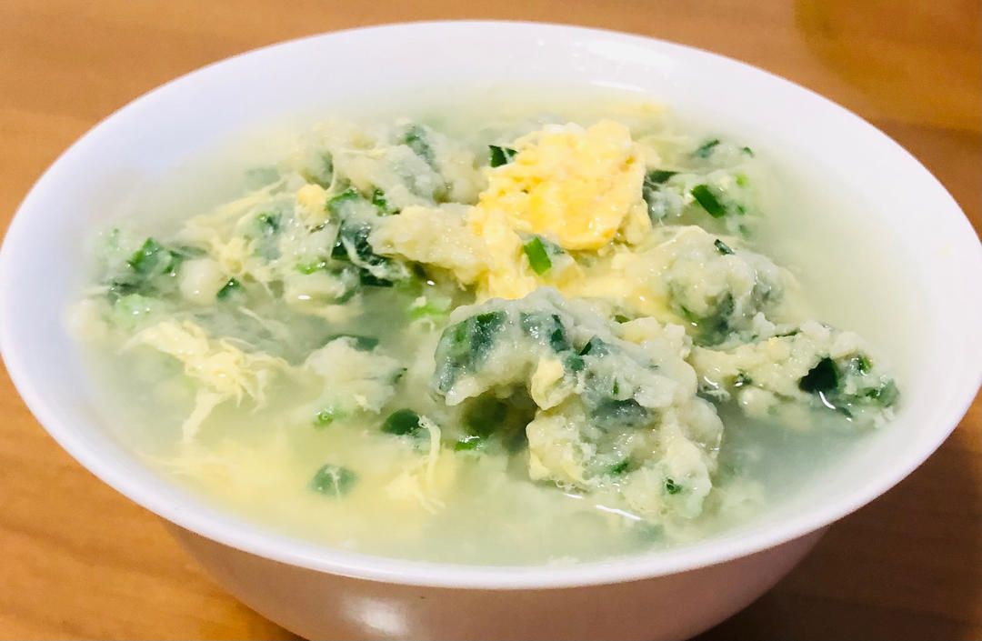 尝一口春天的鲜汤丨韭菜疙瘩汤