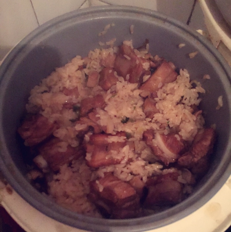 喷香排骨焖饭（爆好吃）