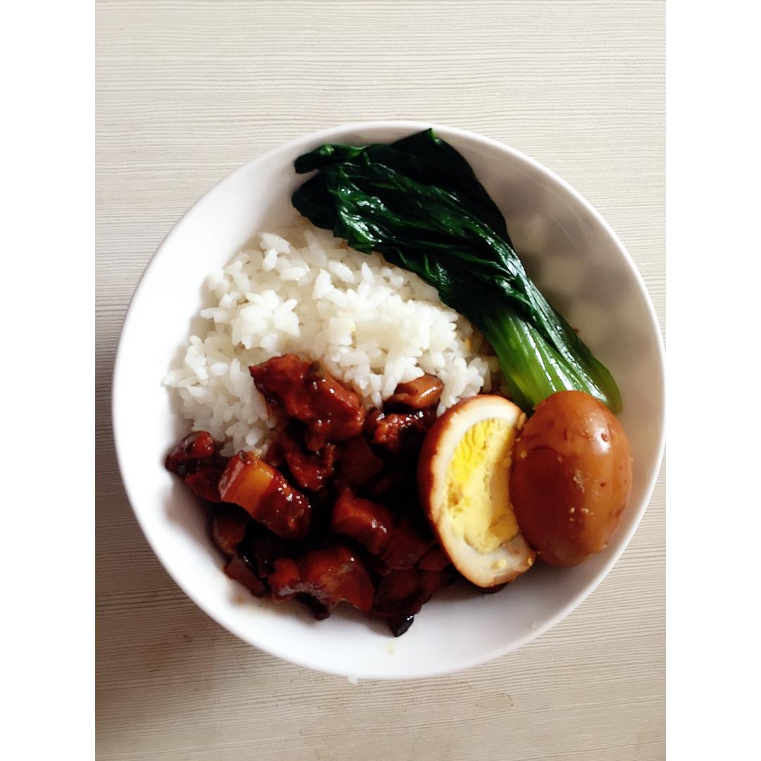 洋葱酥卤肉饭