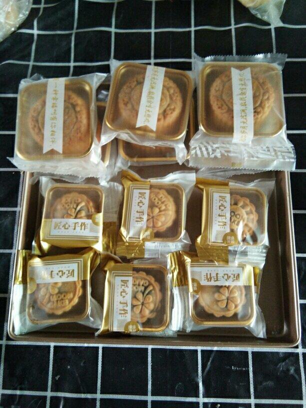 广式月饼—蛋黄莲蓉月饼