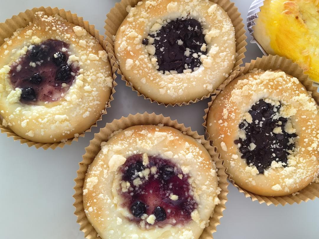 酥粒卡仕达酱面包