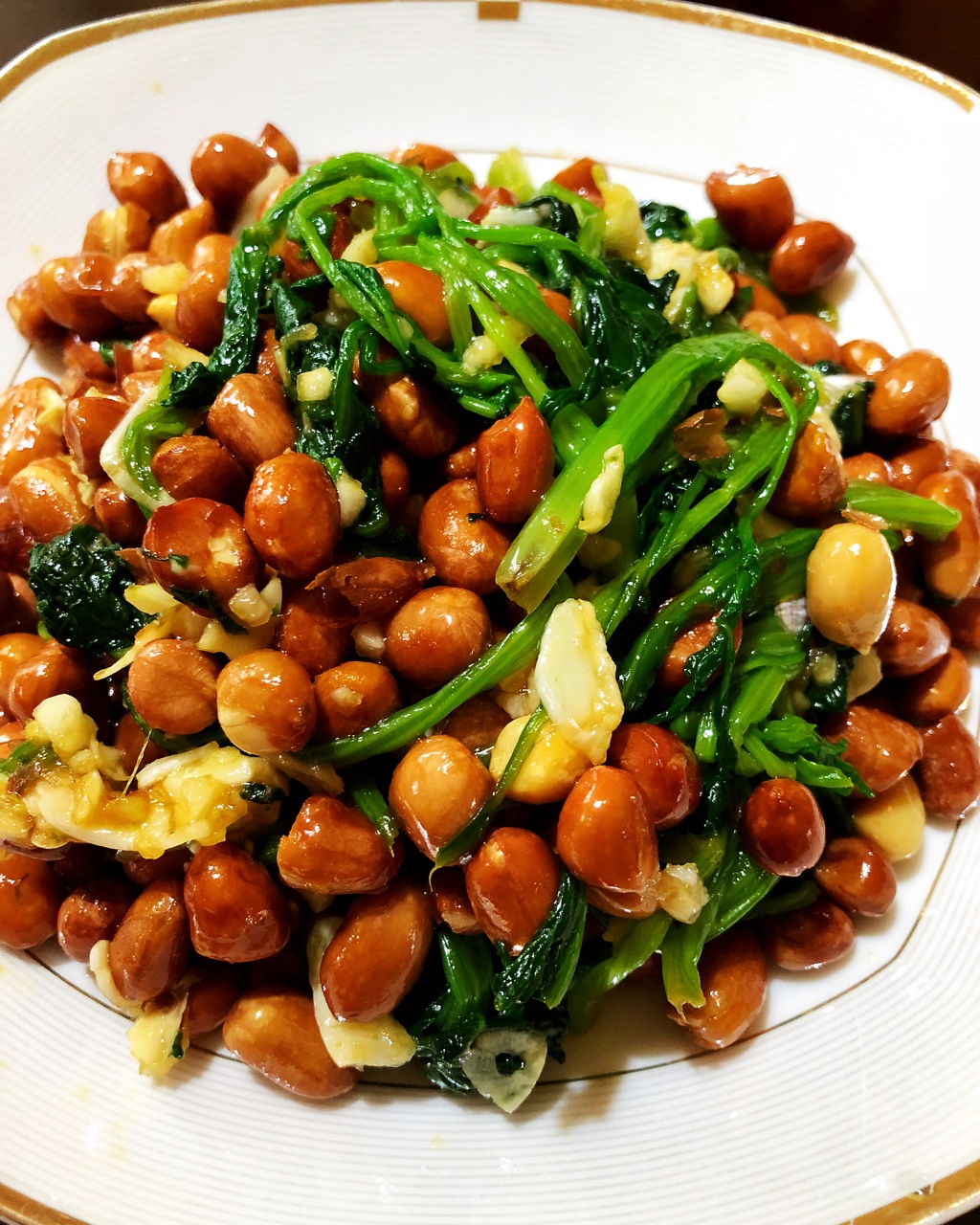 凉拌花生米菠菜