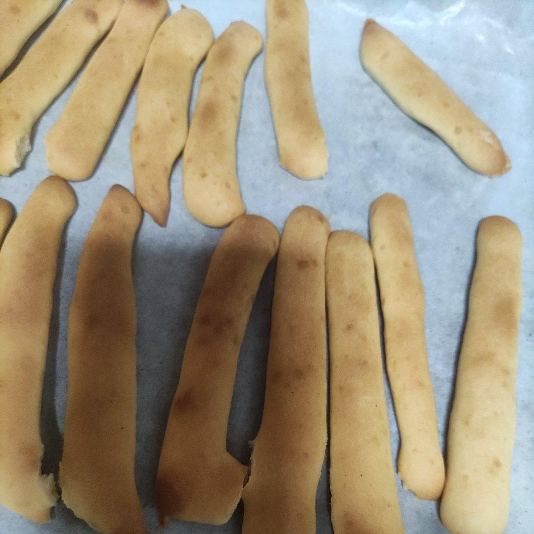 酥脆不硬的棒棒饼干  追剧小零嘴  【大宝宝们】的磨牙棒【低油低糖】附操作细节视频