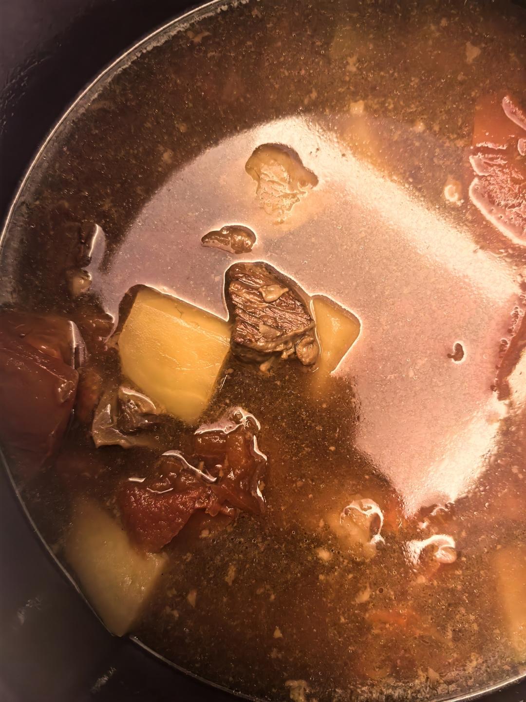 简单电压力锅版西红柿土豆炖牛腩