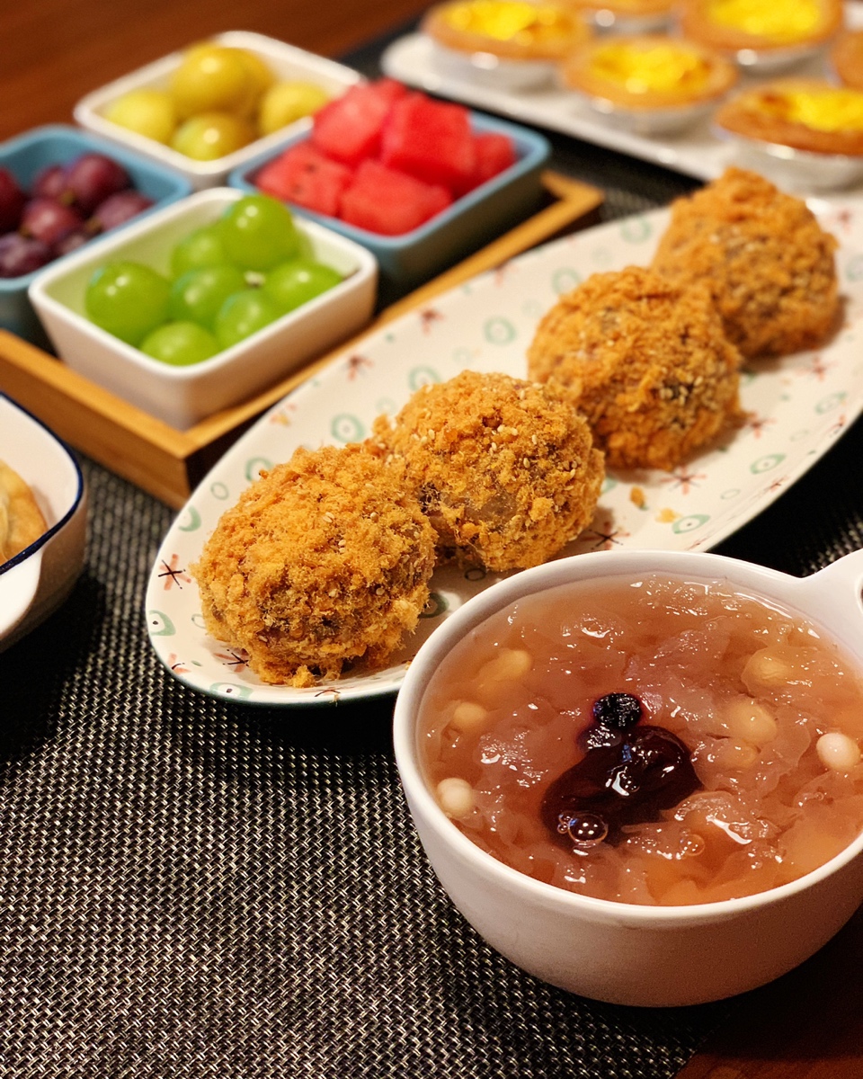 紫米肉松饭团