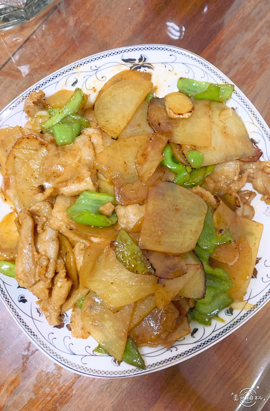 青椒土豆片炒肉