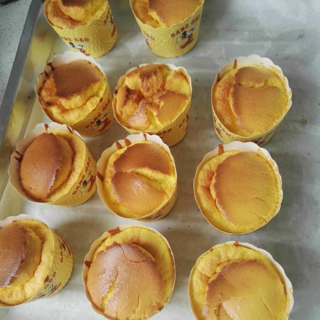 不会回缩的纸杯蛋糕