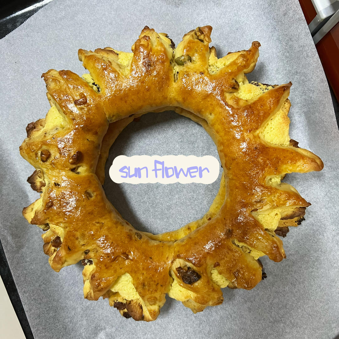 太阳花Sunflower
奶酥果干核桃面包