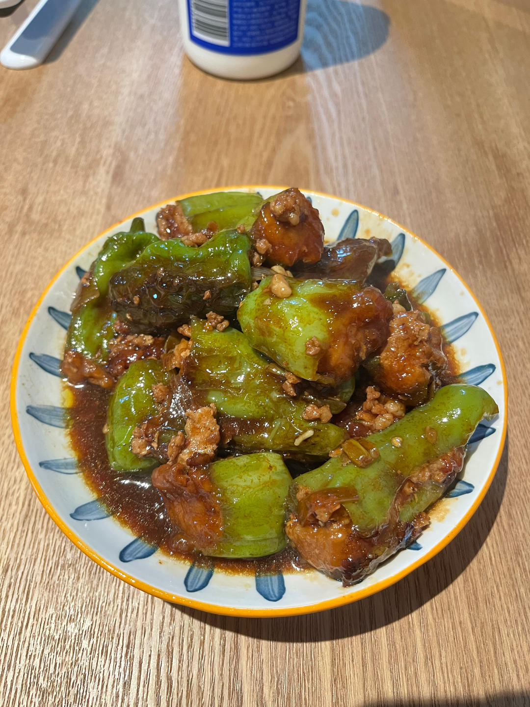 厨师长教你：“青椒酿五花肉”的家常做法，汤汁浓郁，咸香下饭