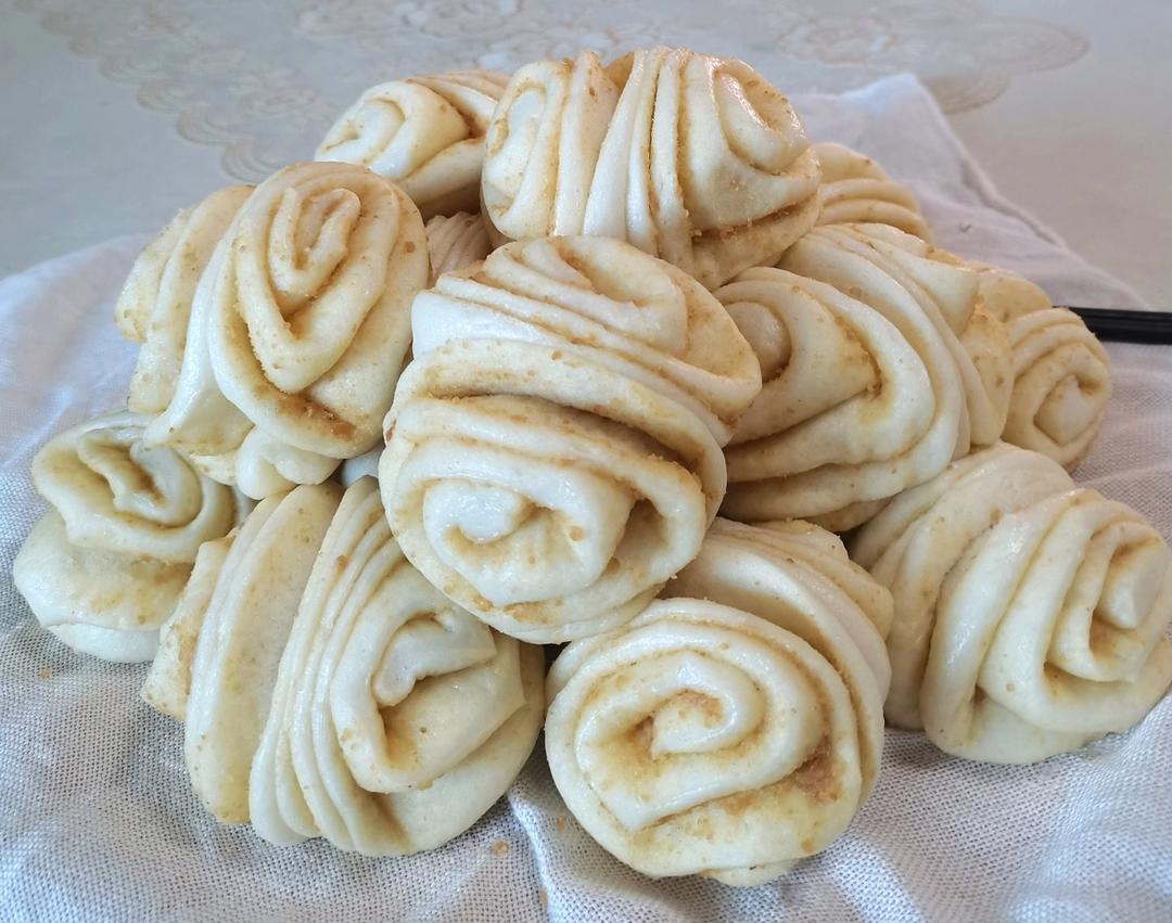 零难度学做香喷喷喧腾腾的花生酱大花卷