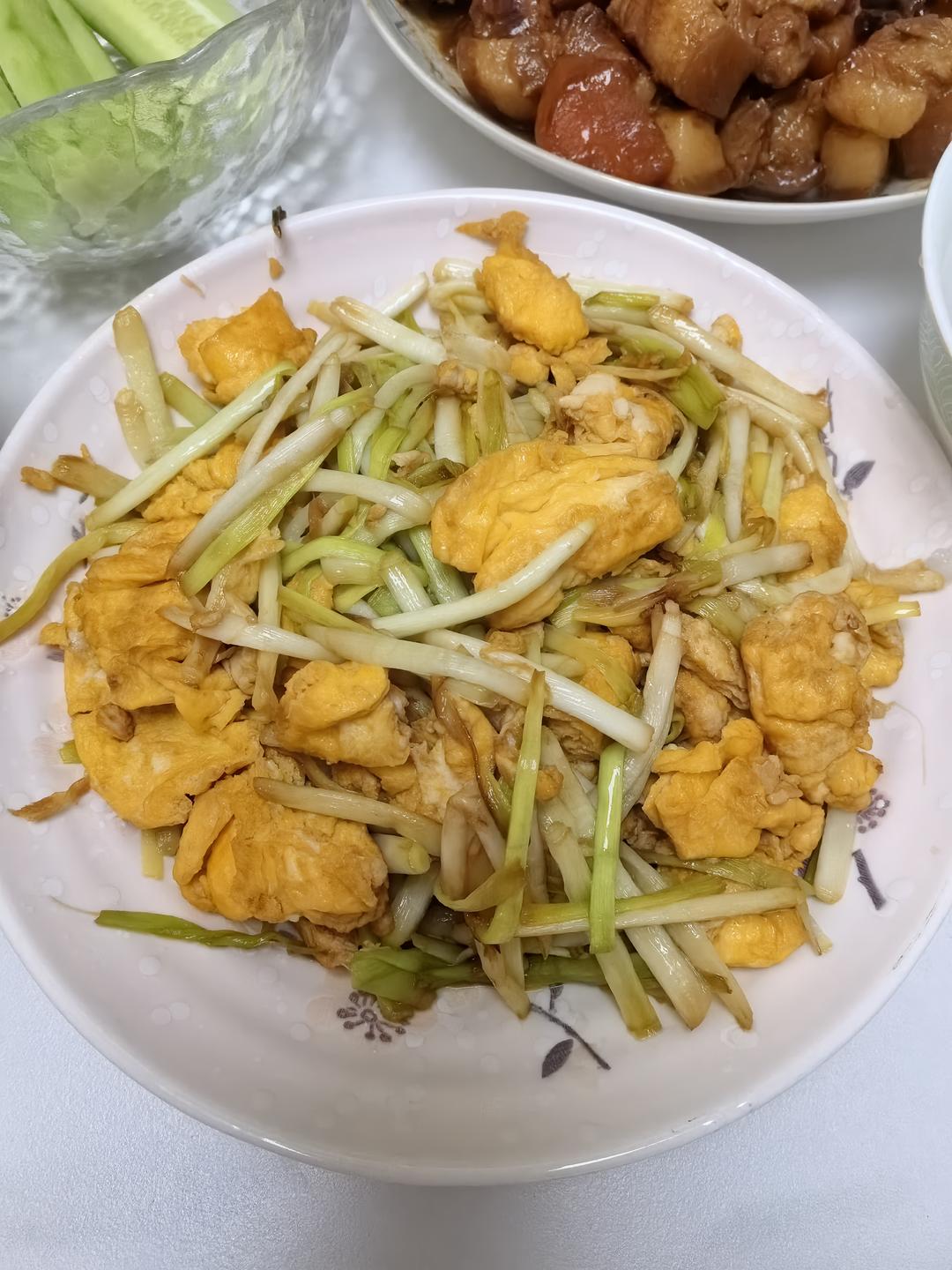蒜黄炒鸡蛋