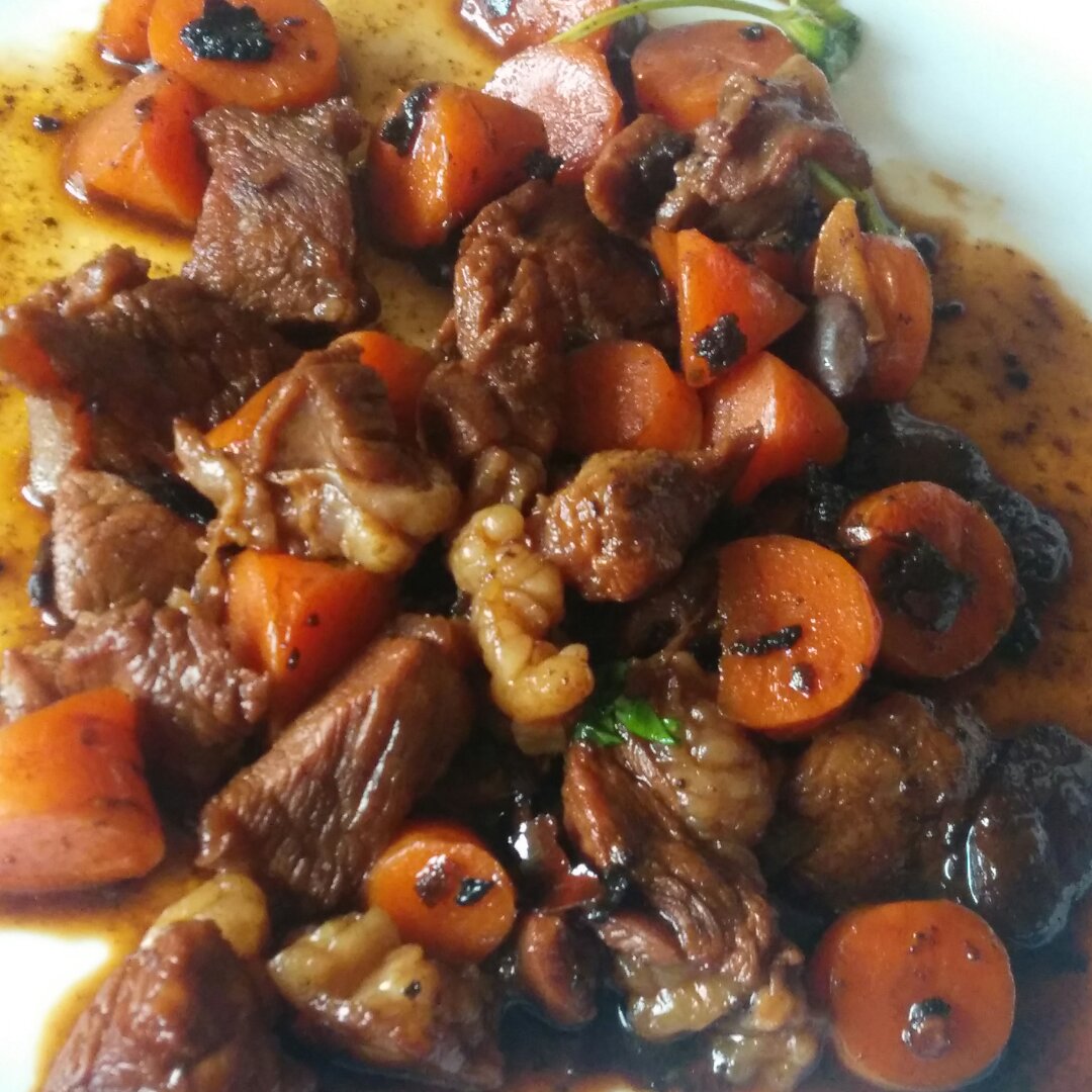 胡萝卜烧牛肉