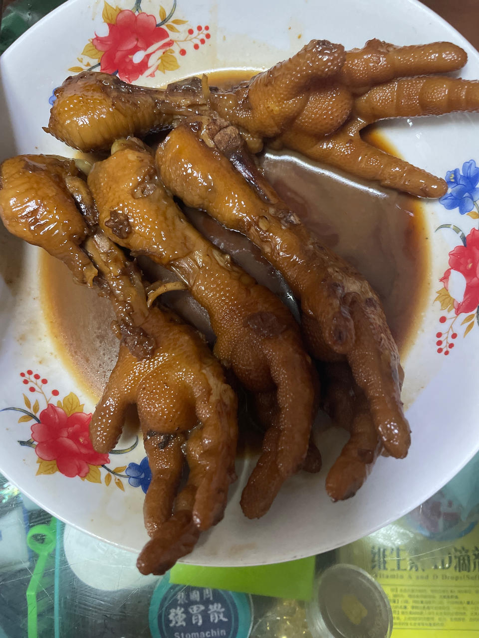 好吃到手指都吃掉的卤鸡爪