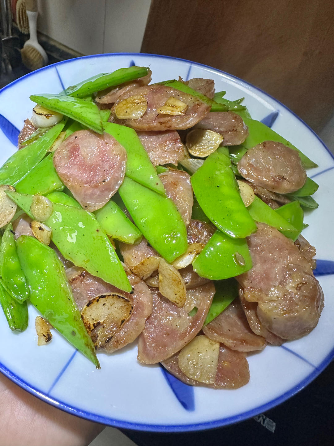 无比简单的荷兰豆炒腊肠，营养又好吃～！