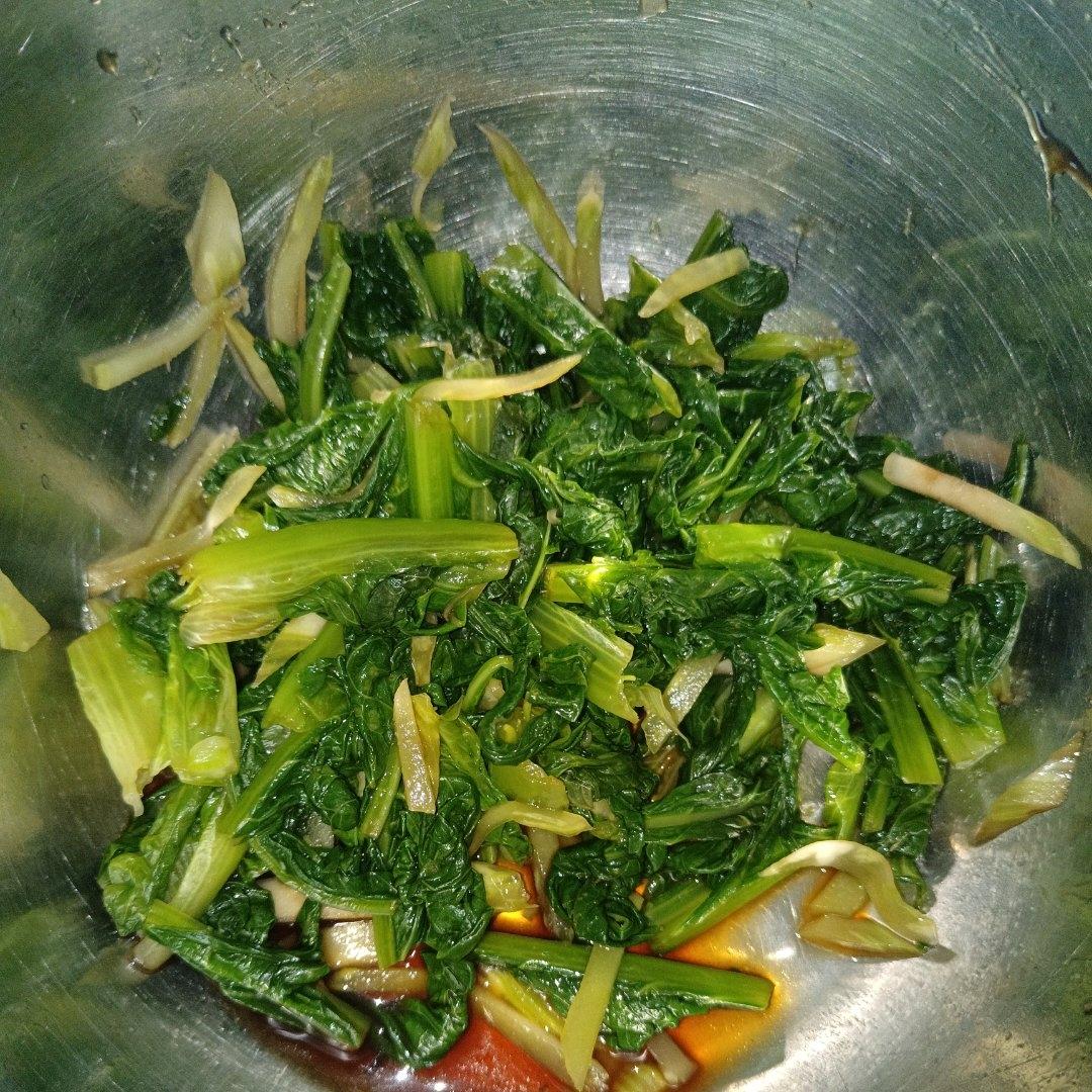 莴笋叶不要扔，教你做开胃又解馋的凉拌菜