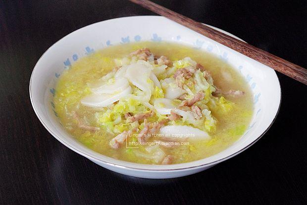 黄芽菜肉丝年糕汤