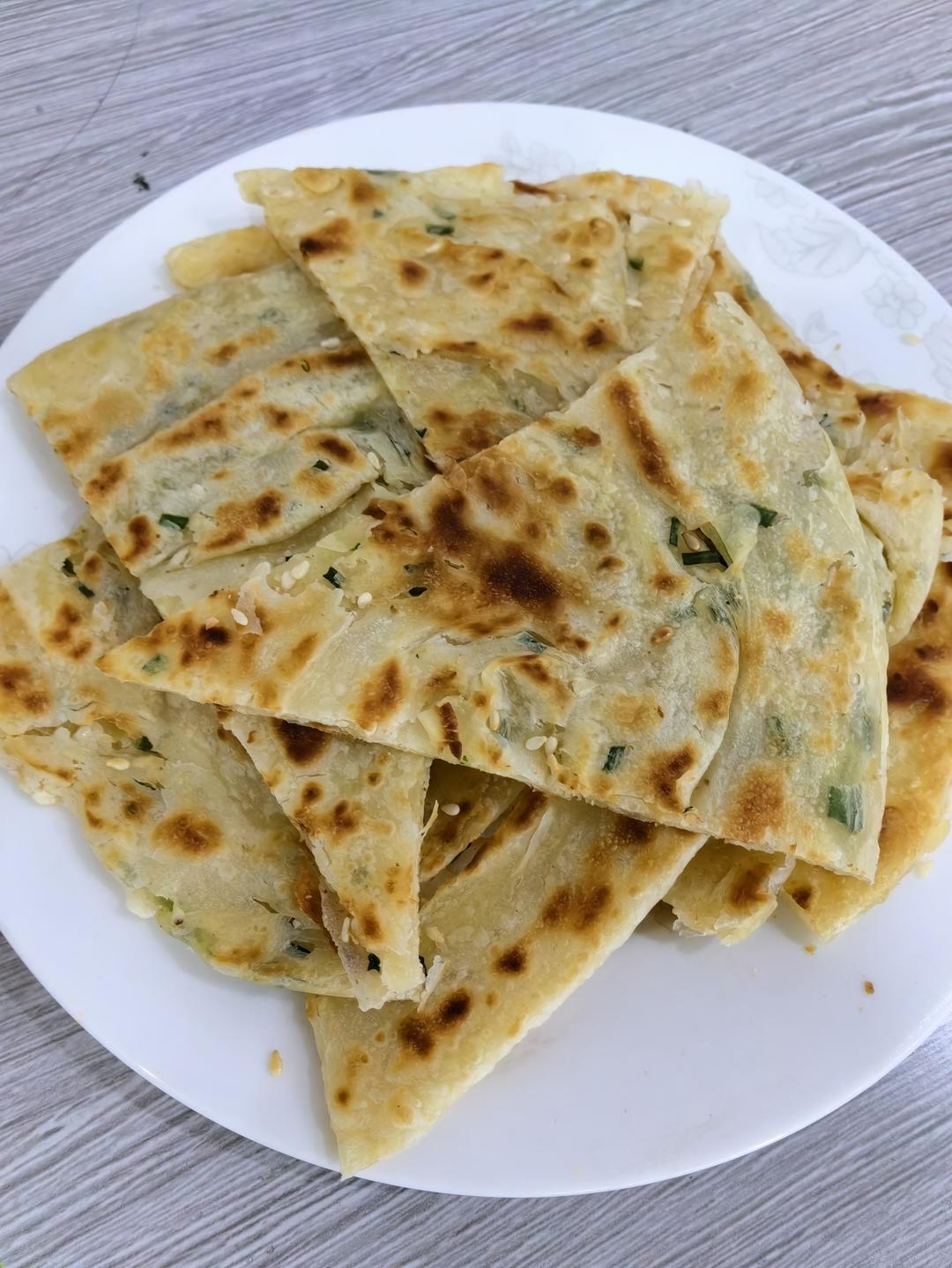 家常鸡蛋葱油饼 凉了也不硬 外酥里软 媲美早餐店 附细节视频详解