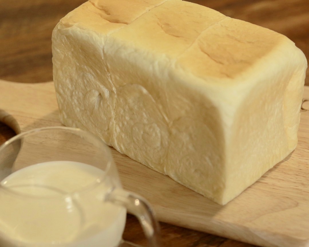 柔软鲜奶白吐司面包的做法