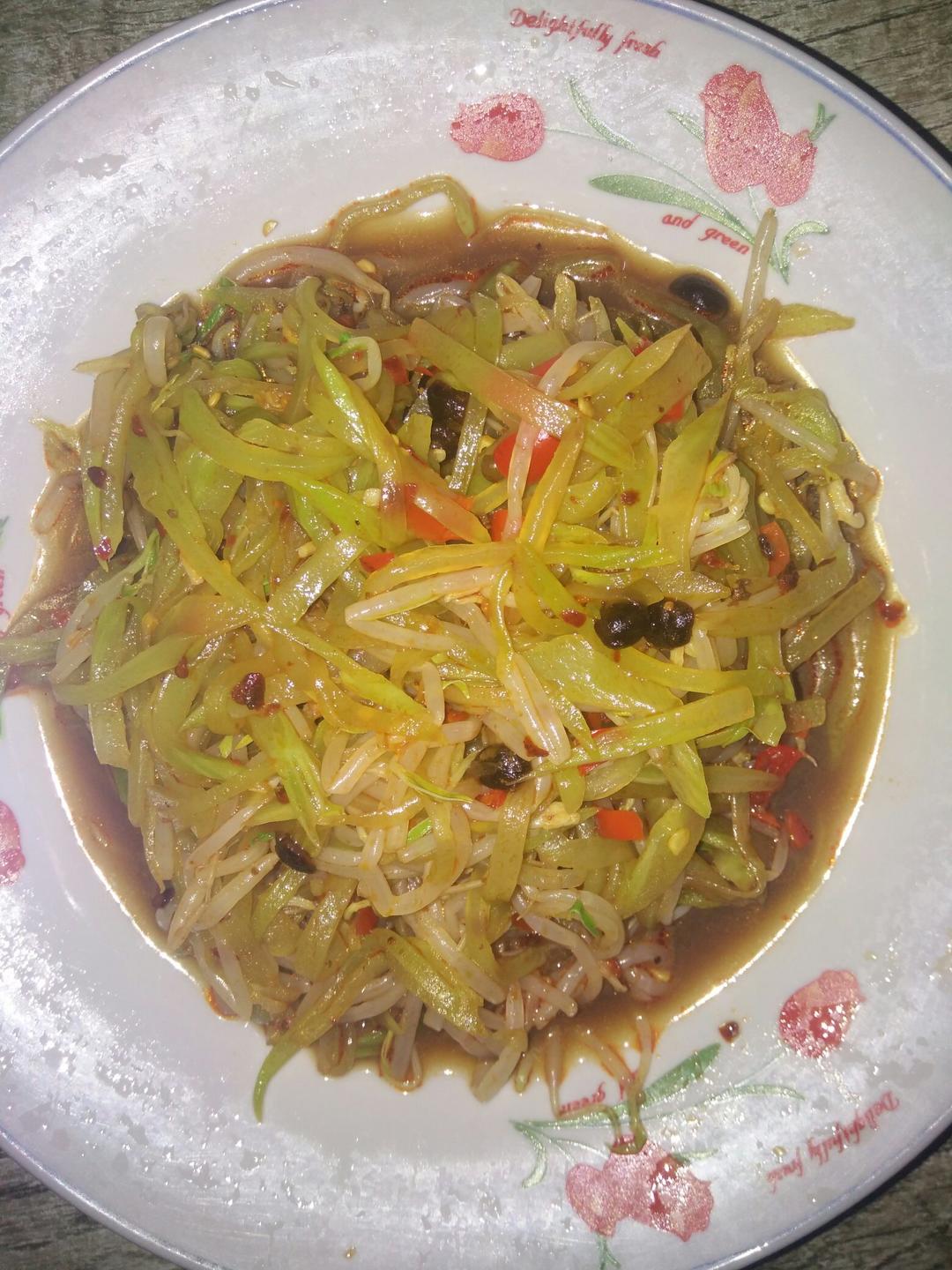 凉拌莴笋丝