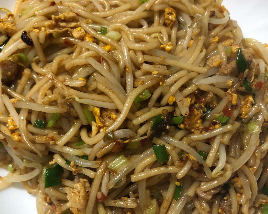 有蛋有肉有蔬菜，营养美味的江西炒米粉