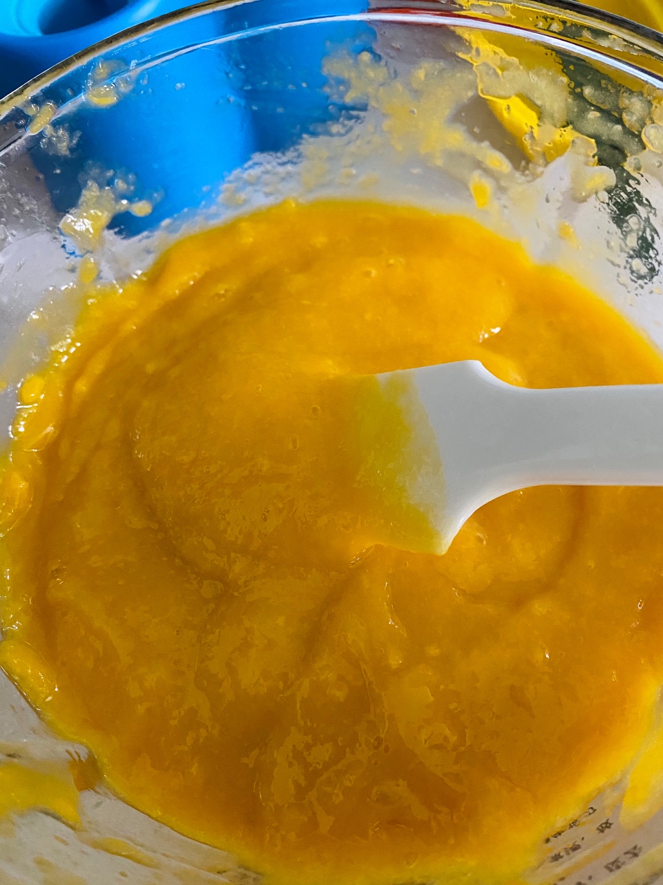 芒果冰淇淋—简单无鸡蛋、消耗淡奶油的做法 步骤3