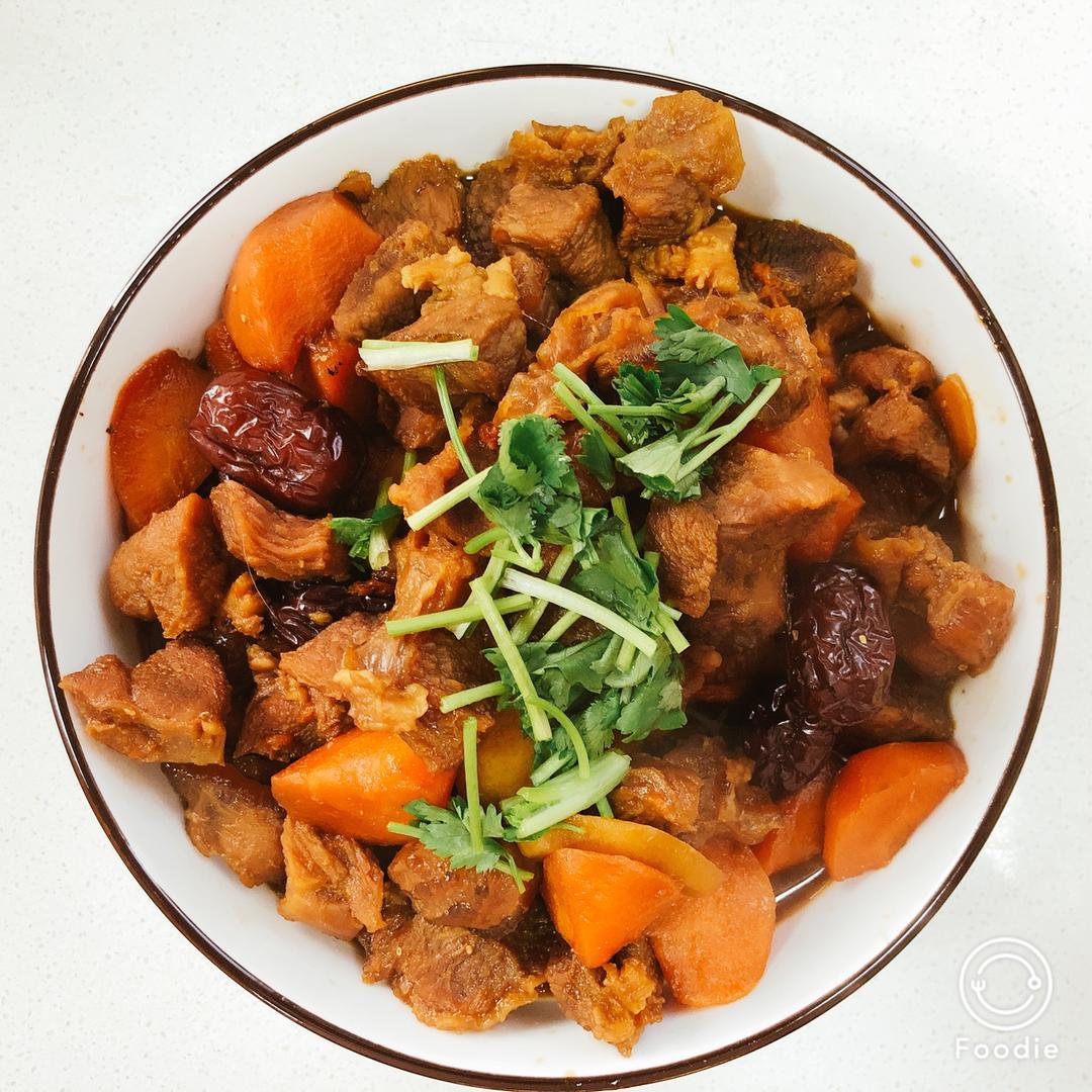 红焖羊肉炖胡萝卜