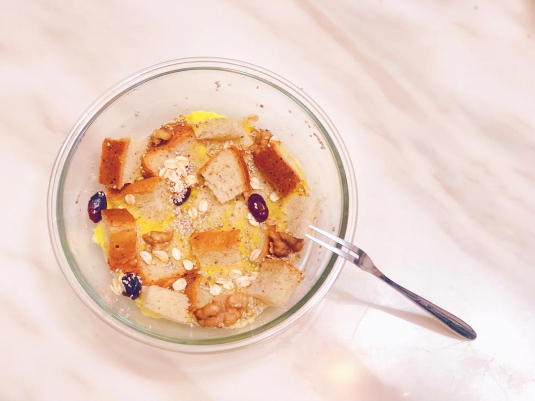 鸡蛋牛奶吐司布丁