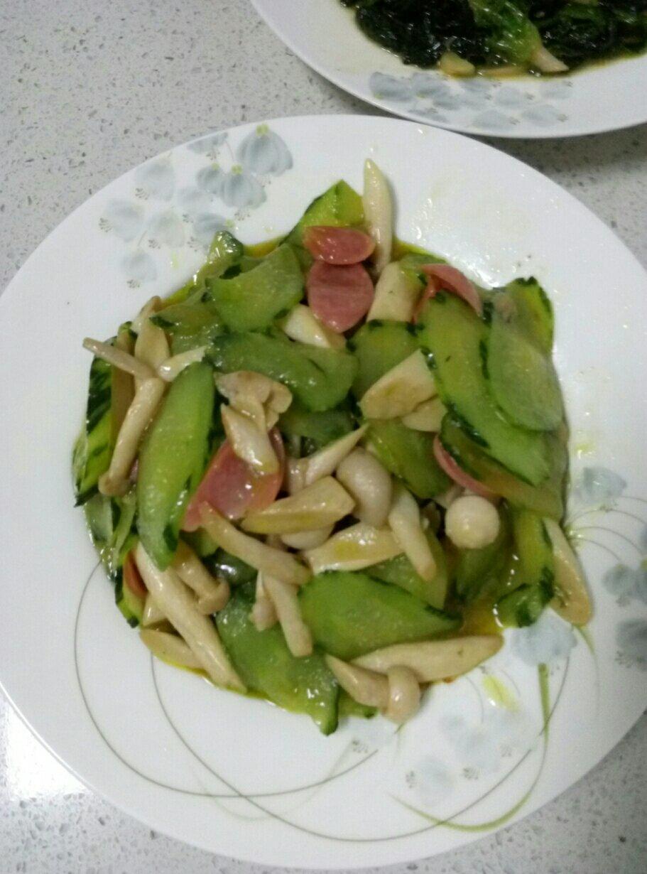 黄瓜炒海鲜菇