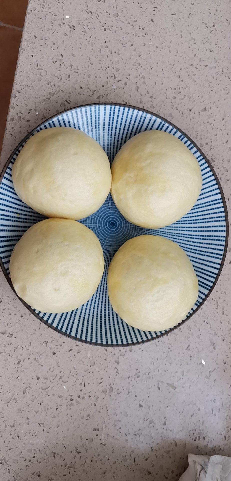 鸡蛋牛奶刀切馒头